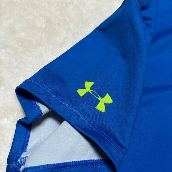 Under Armour Womens Fitted Shirt Medium Heatgear Marvel Batman Workout Blue - Picture 10 of 10